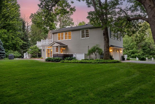 60 Myrtlewood Road, Wayzata, MN 55391