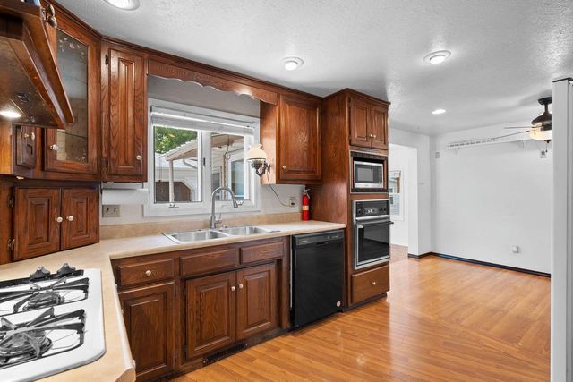 1233 WESTERN AVENUE, Green Bay, WI 54303