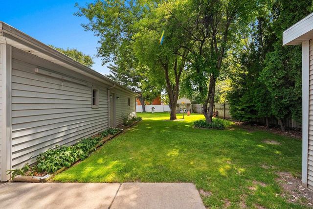 1233 WESTERN AVENUE, Green Bay, WI 54303
