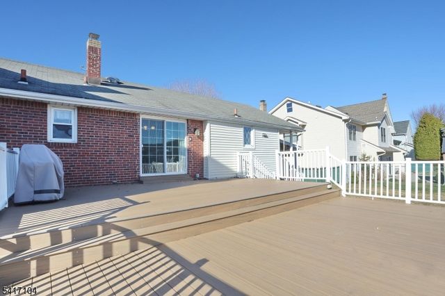 16 Maple Ave, South Hackensack Twp., NJ 07606