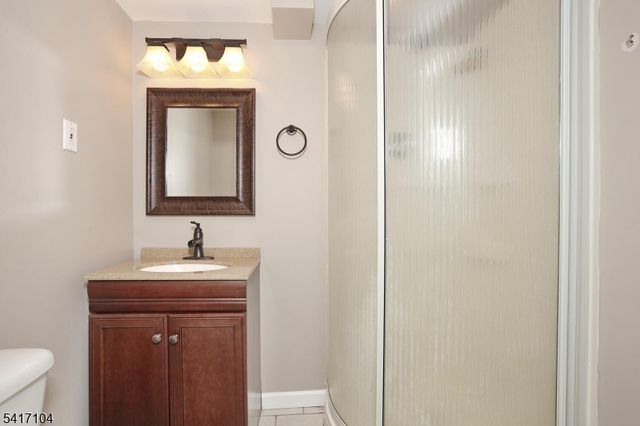 16 Maple Ave, South Hackensack Twp., NJ 07606