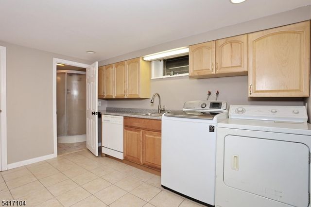 16 Maple Ave, South Hackensack Twp., NJ 07606