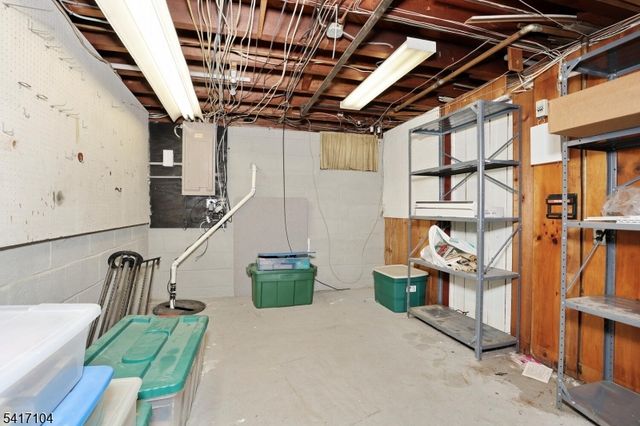 16 Maple Ave, South Hackensack Twp., NJ 07606