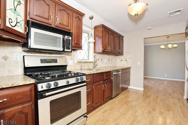 16 Maple Ave, South Hackensack Twp., NJ 07606