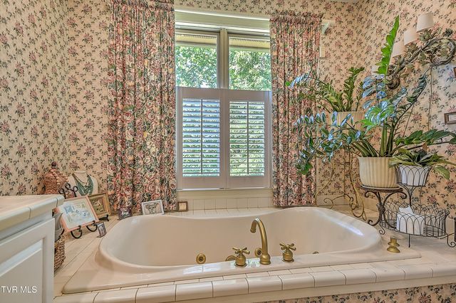850 Belleair Lane, Bristol, VA 24201