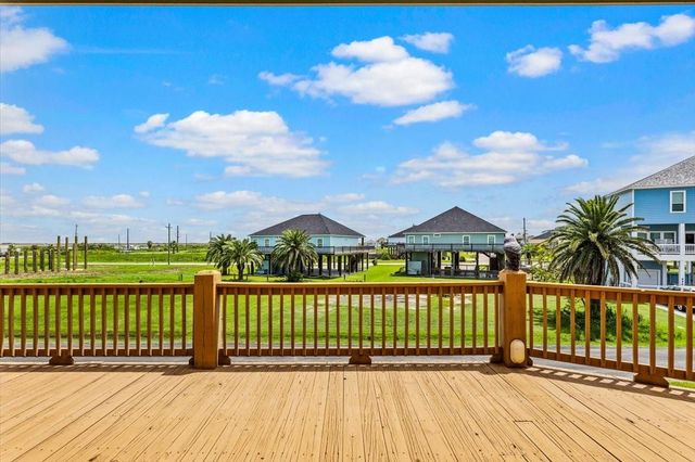 951 S Gateway, Port Bolivar, TX 77650