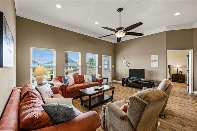 951 S Gateway, Port Bolivar, TX 77650