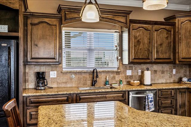 951 S Gateway, Port Bolivar, TX 77650