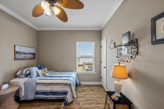 951 S Gateway, Port Bolivar, TX 77650