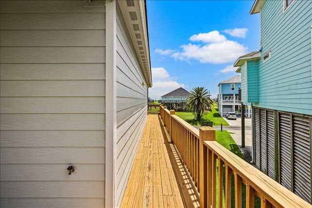 951 S Gateway, Port Bolivar, TX 77650