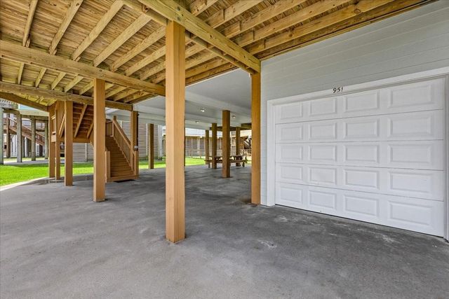 951 S Gateway, Port Bolivar, TX 77650