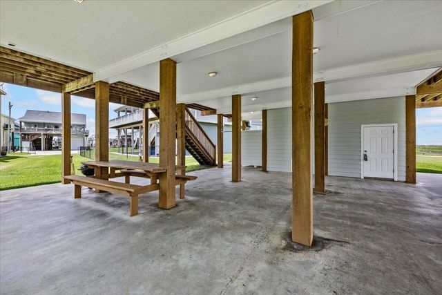 951 S Gateway, Port Bolivar, TX 77650