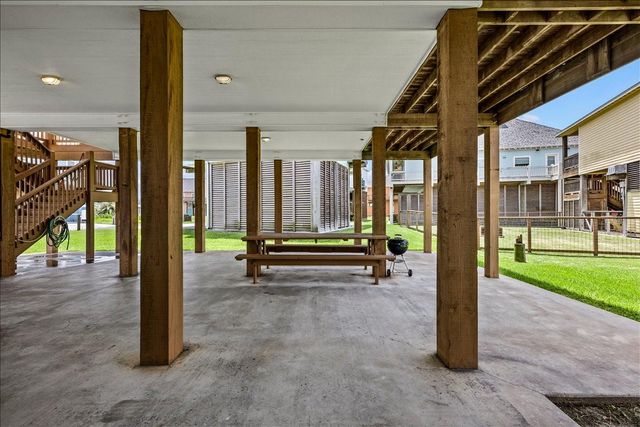 951 S Gateway, Port Bolivar, TX 77650