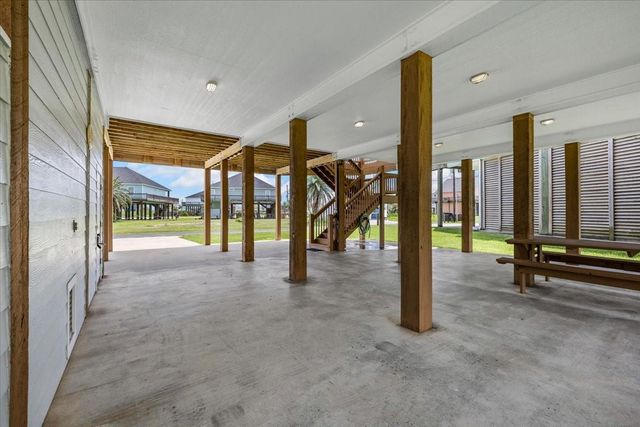 951 S Gateway, Port Bolivar, TX 77650