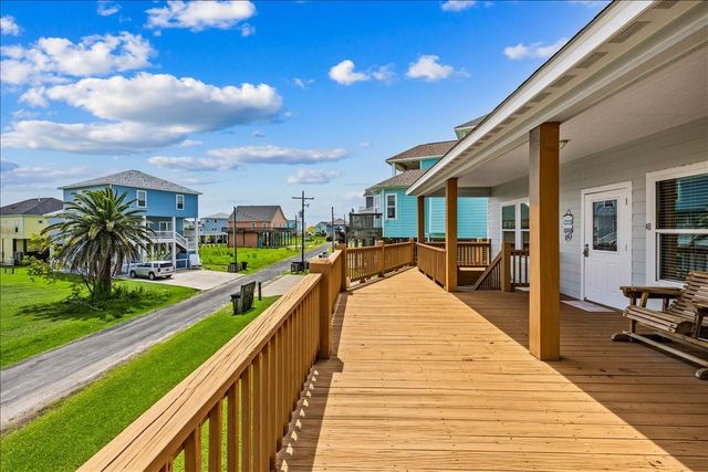 951 S Gateway, Port Bolivar, TX 77650