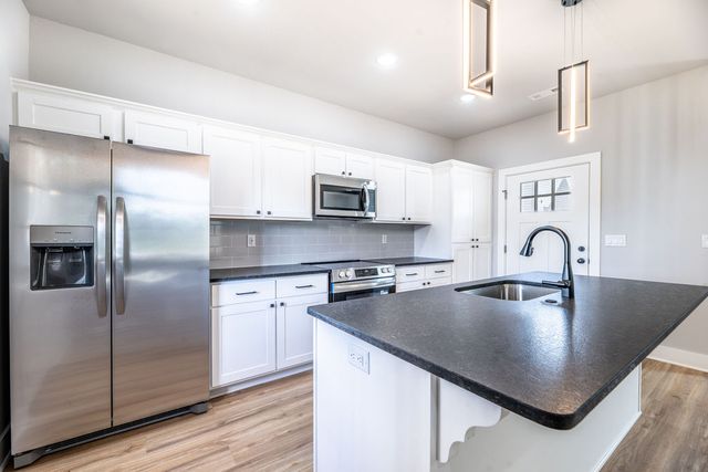 3185 W Salida Lane, Fayetteville, AR 72704
