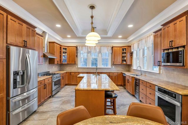 42 Brayton Court N, South Setauket, NY 11720