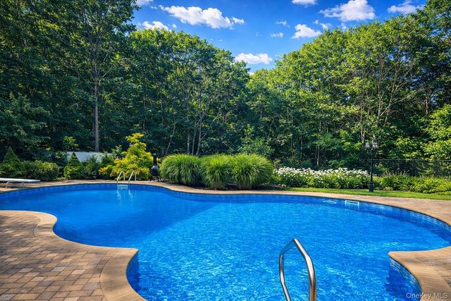 42 Brayton Court N, South Setauket, NY 11720