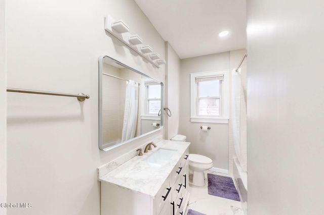 1020 Washington Avenue, Albany, NY 12203