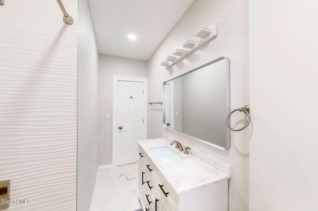 1020 Washington Avenue, Albany, NY 12203