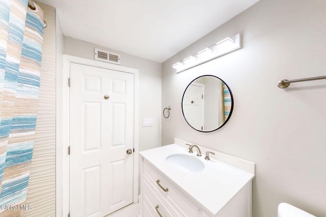 1020 Washington Avenue, Albany, NY 12203