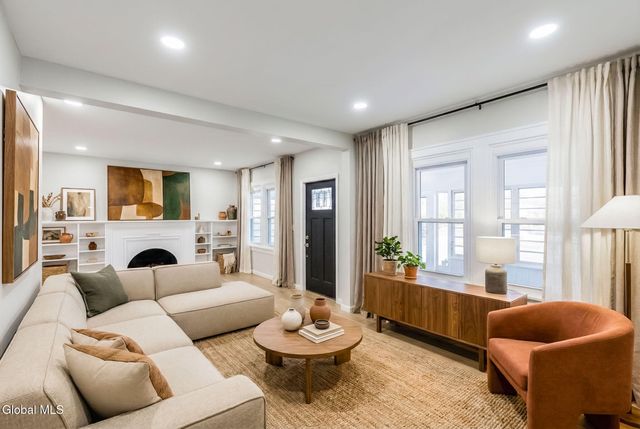 1020 Washington Avenue, Albany, NY 12203