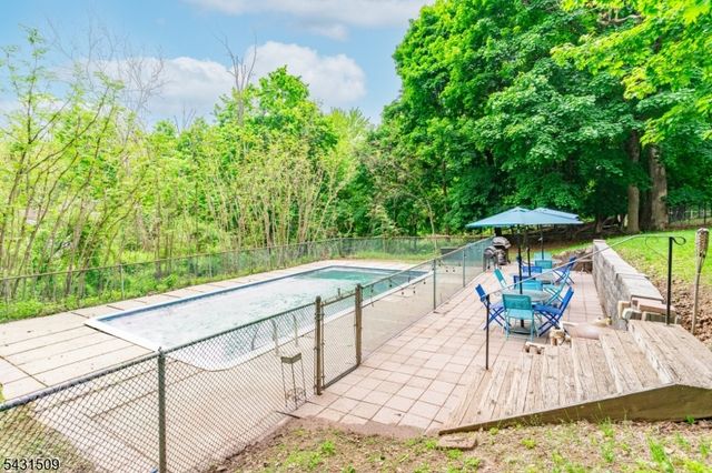 26 Cornell St, West Orange Twp., NJ 07052