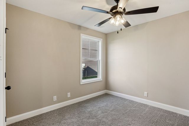 178 Brenda Dr, Clarksville, TN 37040