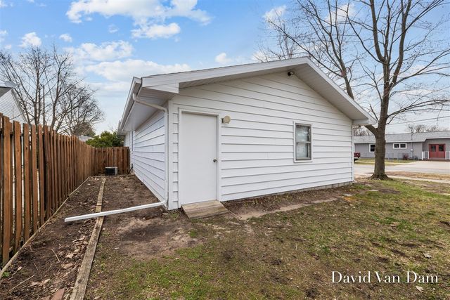 395 Farnham Street, Kentwood, MI 49548