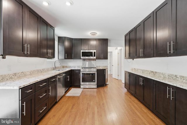 8923 CROMWELL, Springfield, VA 22151