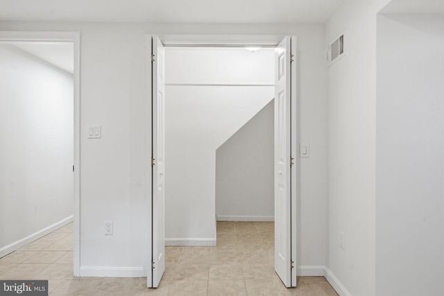 8923 CROMWELL, Springfield, VA 22151