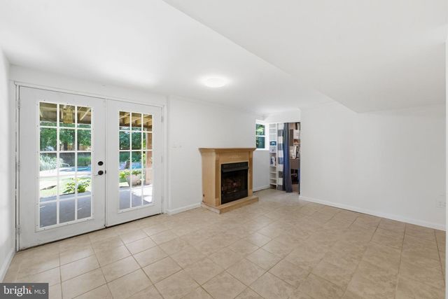 8923 CROMWELL, Springfield, VA 22151