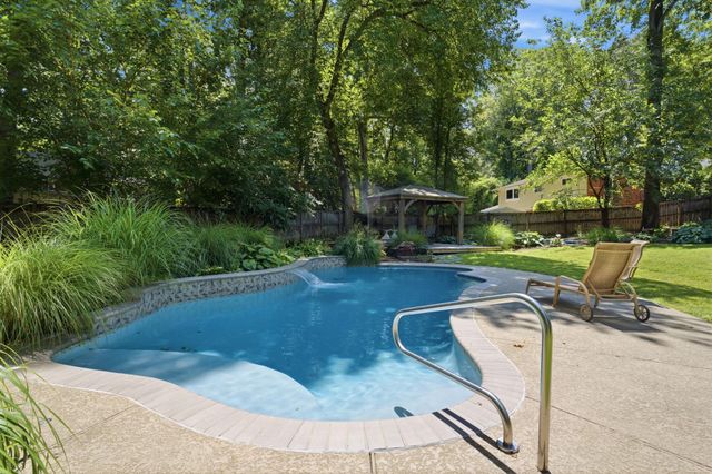 8923 CROMWELL, Springfield, VA 22151
