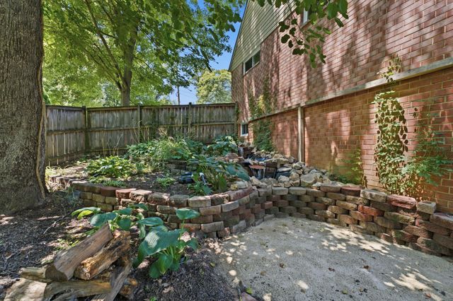 8923 CROMWELL, Springfield, VA 22151