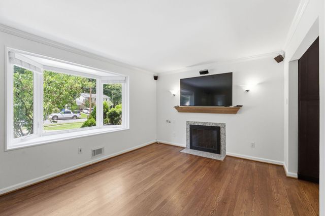 8923 CROMWELL, Springfield, VA 22151