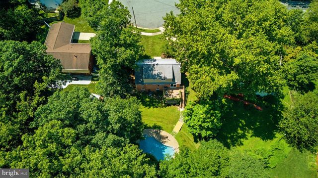 8923 CROMWELL, Springfield, VA 22151