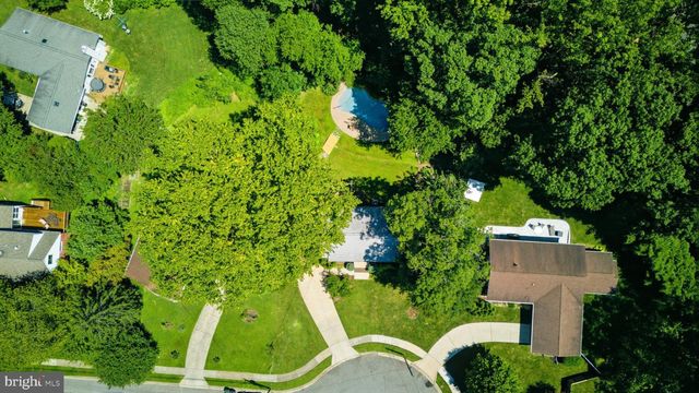 8923 CROMWELL, Springfield, VA 22151