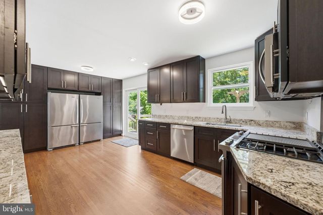 8923 CROMWELL, Springfield, VA 22151
