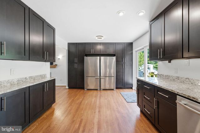 8923 CROMWELL, Springfield, VA 22151
