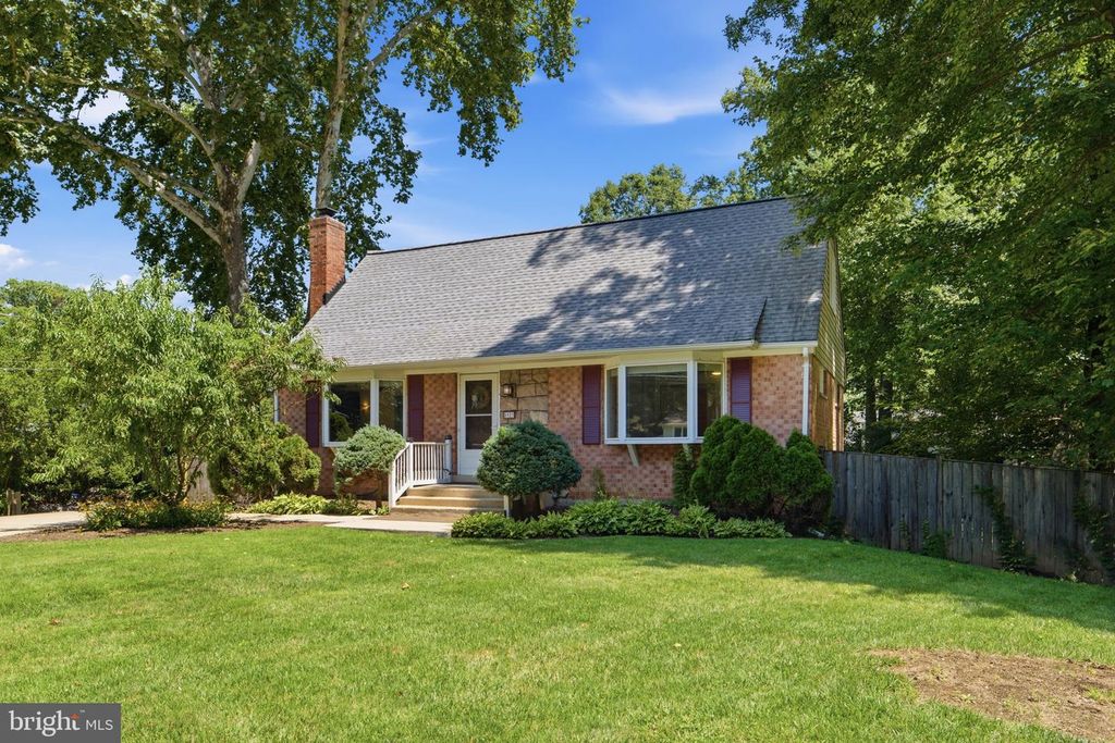 8923 CROMWELL, Springfield, VA 22151