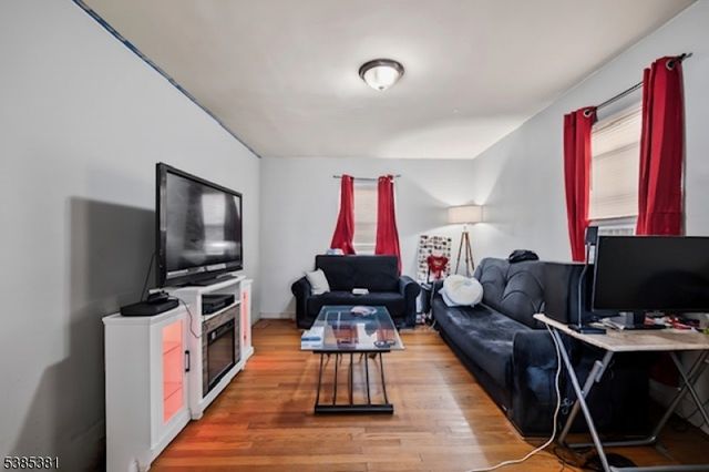 35 7Th Ave, Passaic City, NJ 07055