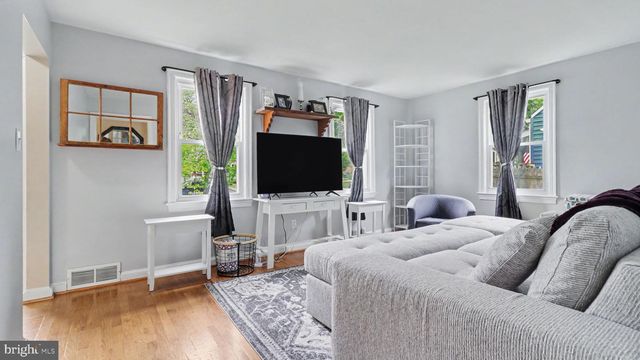 2803 GREENWAY BLVD, Falls Church, VA 22042