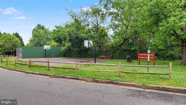 2803 GREENWAY BLVD, Falls Church, VA 22042