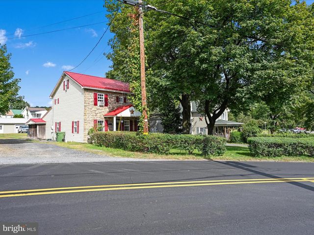 21 E WOOD ST, Pine Grove, PA 17963