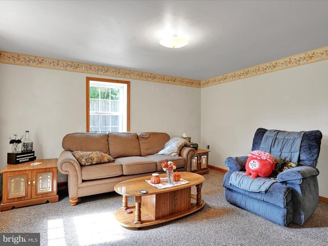 21 E WOOD ST, Pine Grove, PA 17963