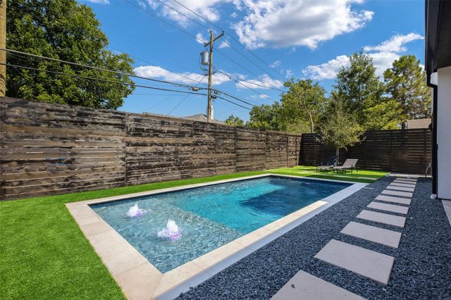 6718 Victoria Avenue, Dallas, TX 75209