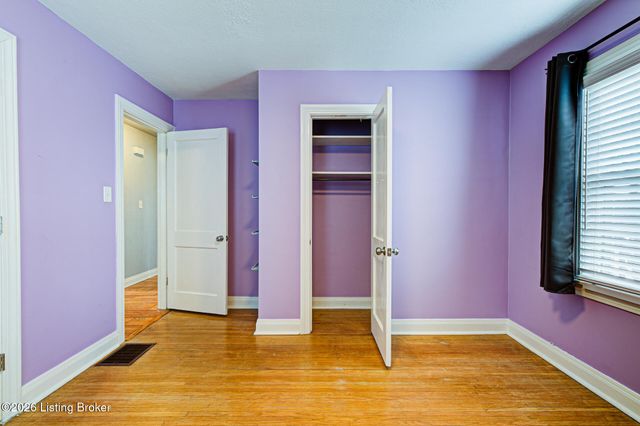 1413 Falcon Dr, Louisville, KY 40213