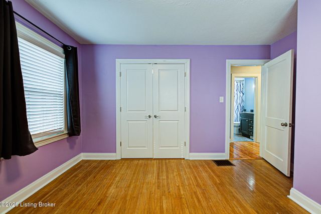 1413 Falcon Dr, Louisville, KY 40213