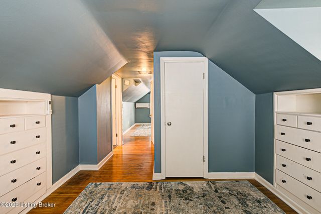 1413 Falcon Dr, Louisville, KY 40213