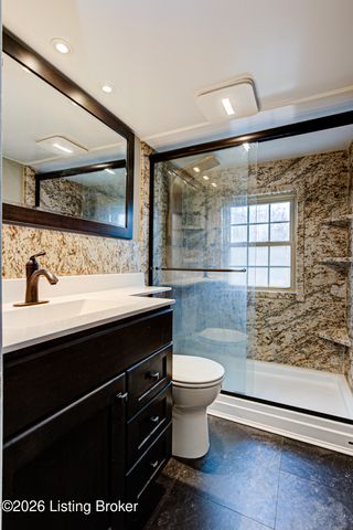 1413 Falcon Dr, Louisville, KY 40213